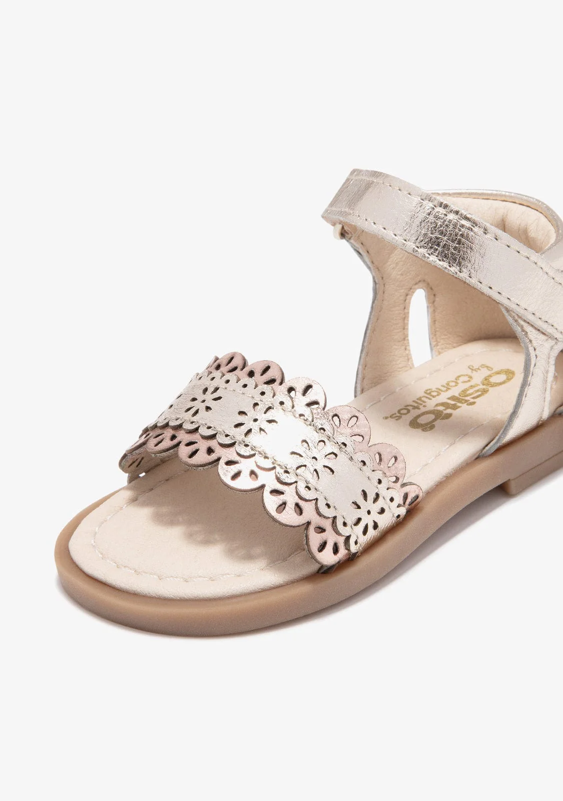 Baby´s Gold Buckle Sandals - Image 3