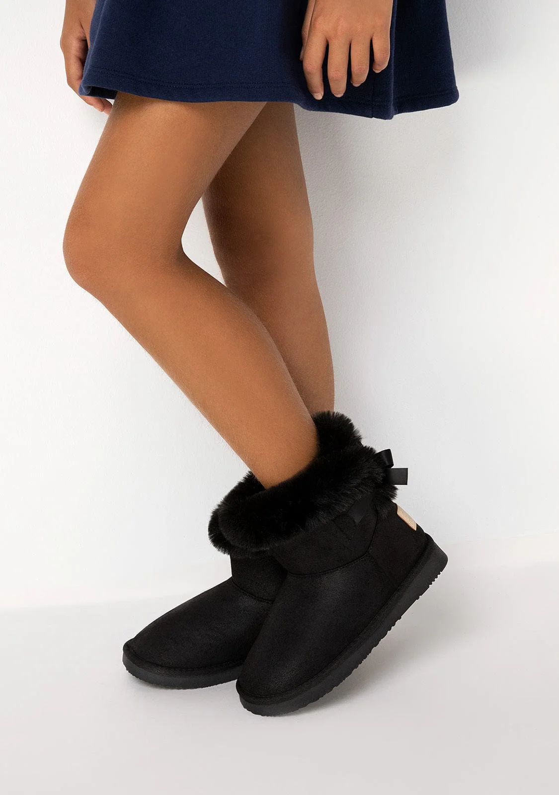 Black Bow Fur Australian Boots Water Repellent B&W - Image 5