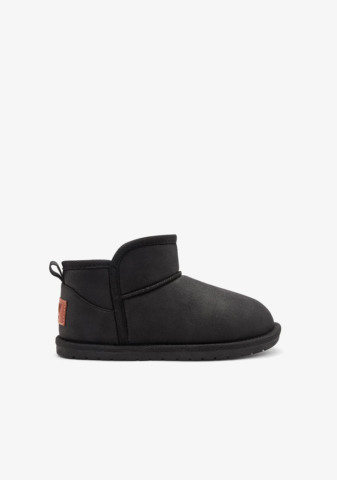Black Barefoot Low Australian Boots B&W
