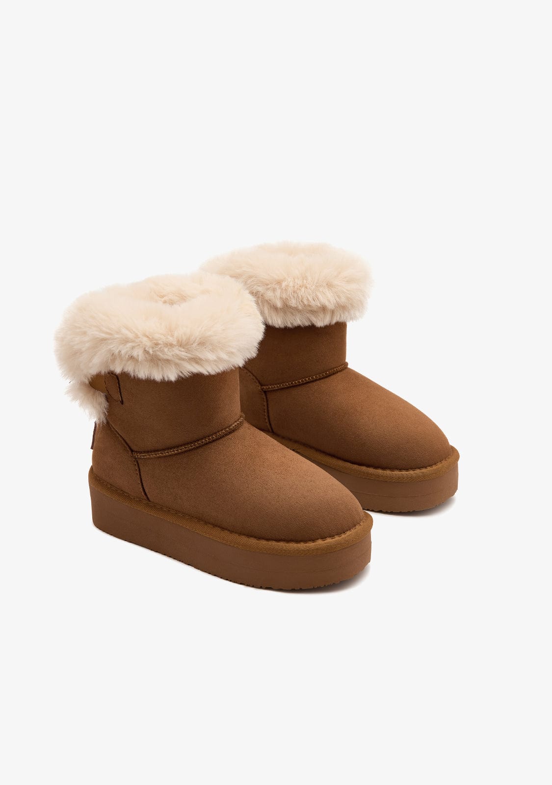 Tan Fur Australian Boots Water Repellent B&W - Image 2